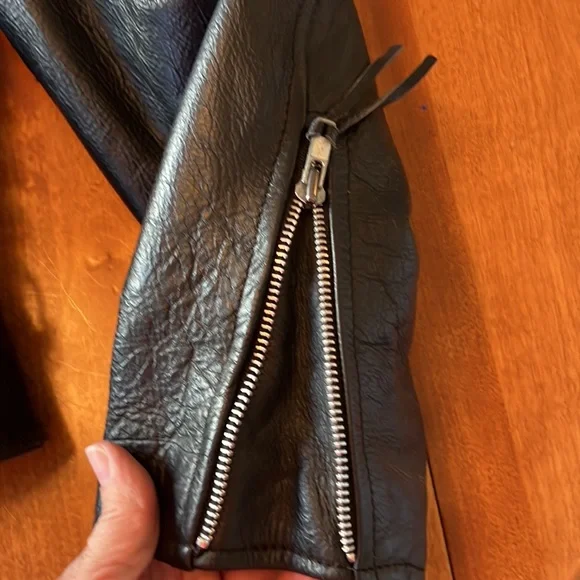 🏍HP!⭐️EUC black Interstate Leather jacket Zip front. 4 front/2 interior pockets - Picture 4 of 14